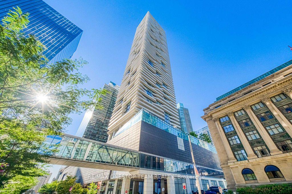 Photo 2 of Unit 2104, 88 Harbour Street, Toronto, Waterfront Communities — HOMEH