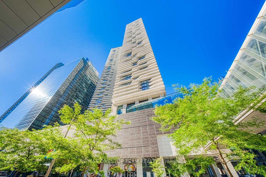 Photo 32 of Unit 2104, 88 Harbour Street, Toronto, Waterfront Communities — HOMEH