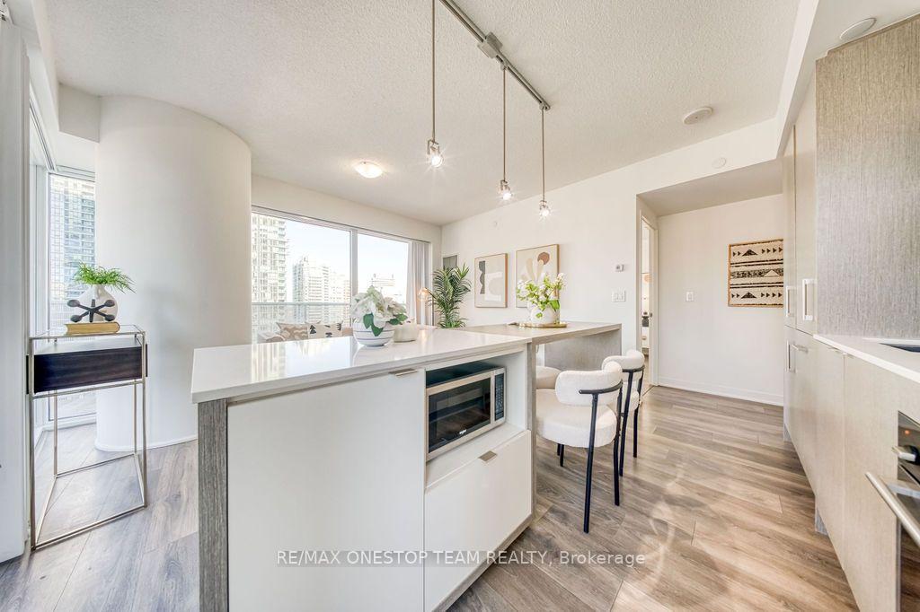 Photo 6 of Unit 2104, 88 Harbour Street, Toronto, Waterfront Communities — HOMEH