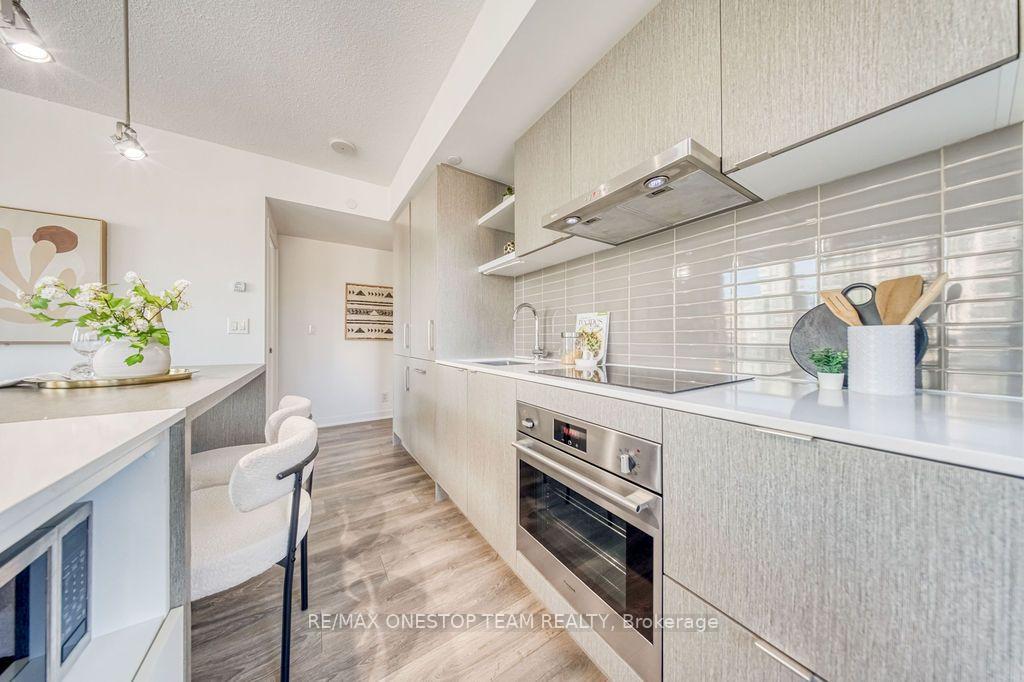Photo 7 of Unit 2104, 88 Harbour Street, Toronto, Waterfront Communities — HOMEH
