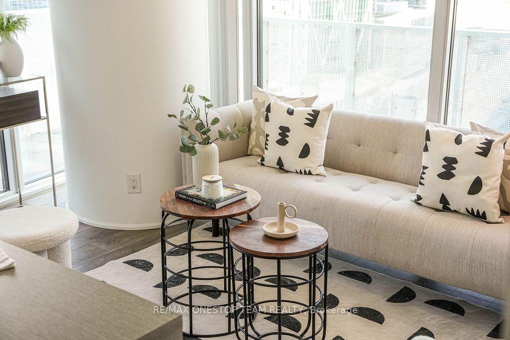 Photo 8 of Unit 2104, 88 Harbour Street, Toronto, Waterfront Communities — HOMEH
