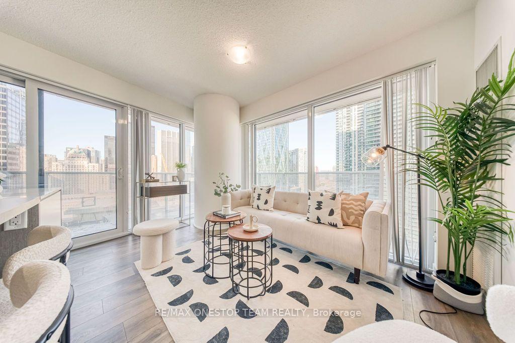 Photo 9 of Unit 2104, 88 Harbour Street, Toronto, Waterfront Communities — HOMEH