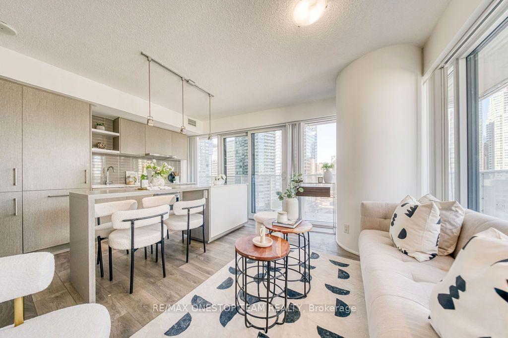 Photo 3 of Unit 2104, 88 Harbour Street, Toronto, Waterfront Communities — HOMEH