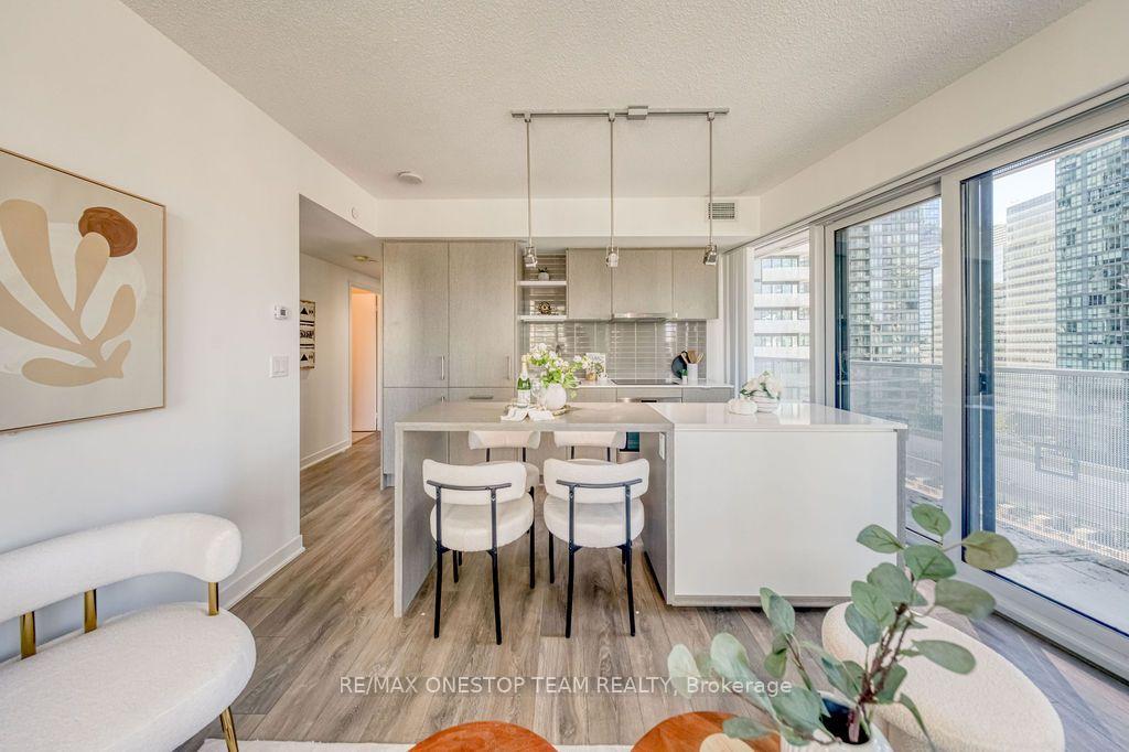 Photo 12 of Unit 2104, 88 Harbour Street, Toronto, Waterfront Communities — HOMEH