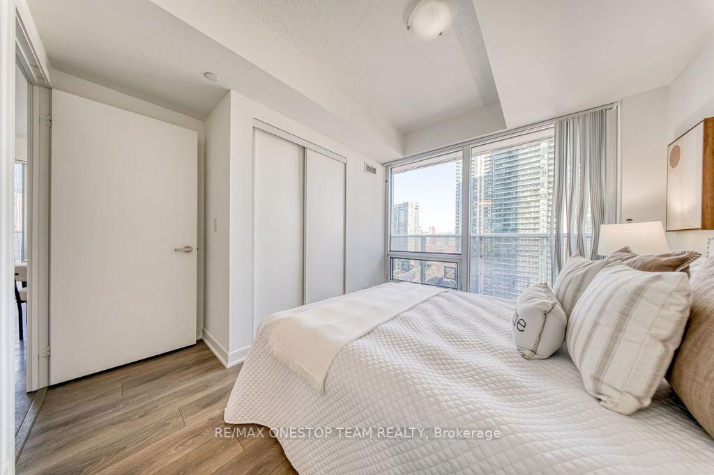 Photo 16 of Unit 2104, 88 Harbour Street, Toronto, Waterfront Communities — HOMEH