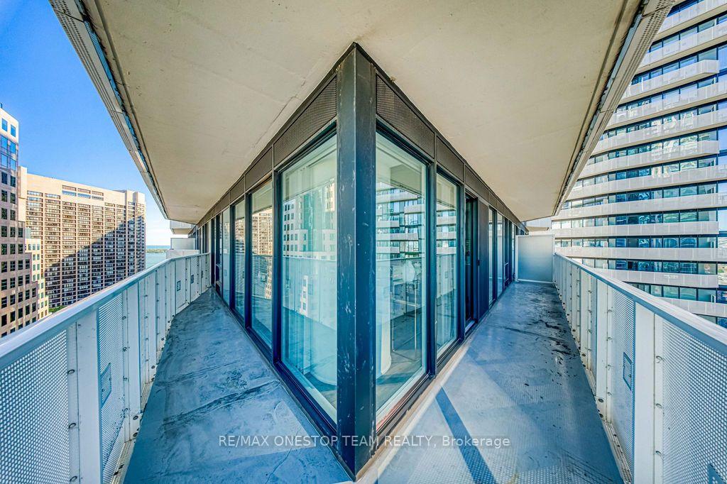 Photo 27 of Unit 2104, 88 Harbour Street, Toronto, Waterfront Communities — HOMEH
