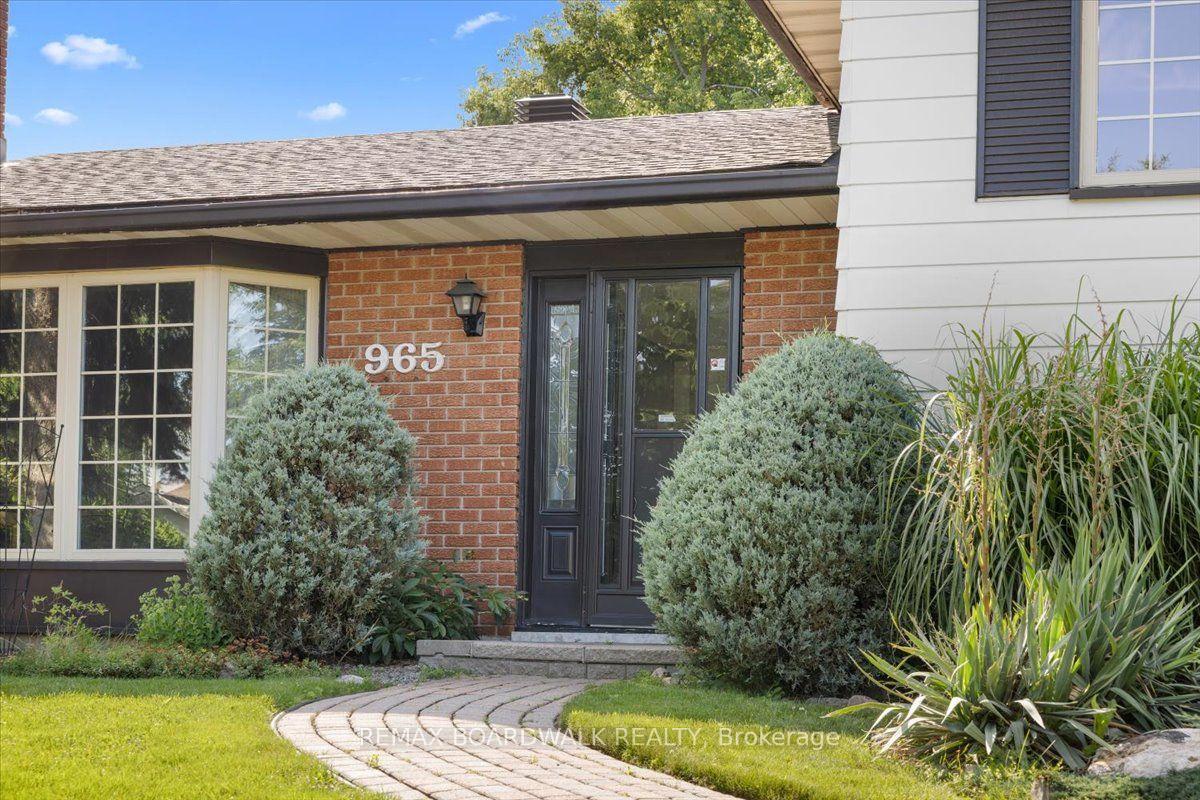 Photo 3 of 965 Cahill Drive W, Ottawa, Hunt Club/Western Community — HOMEH