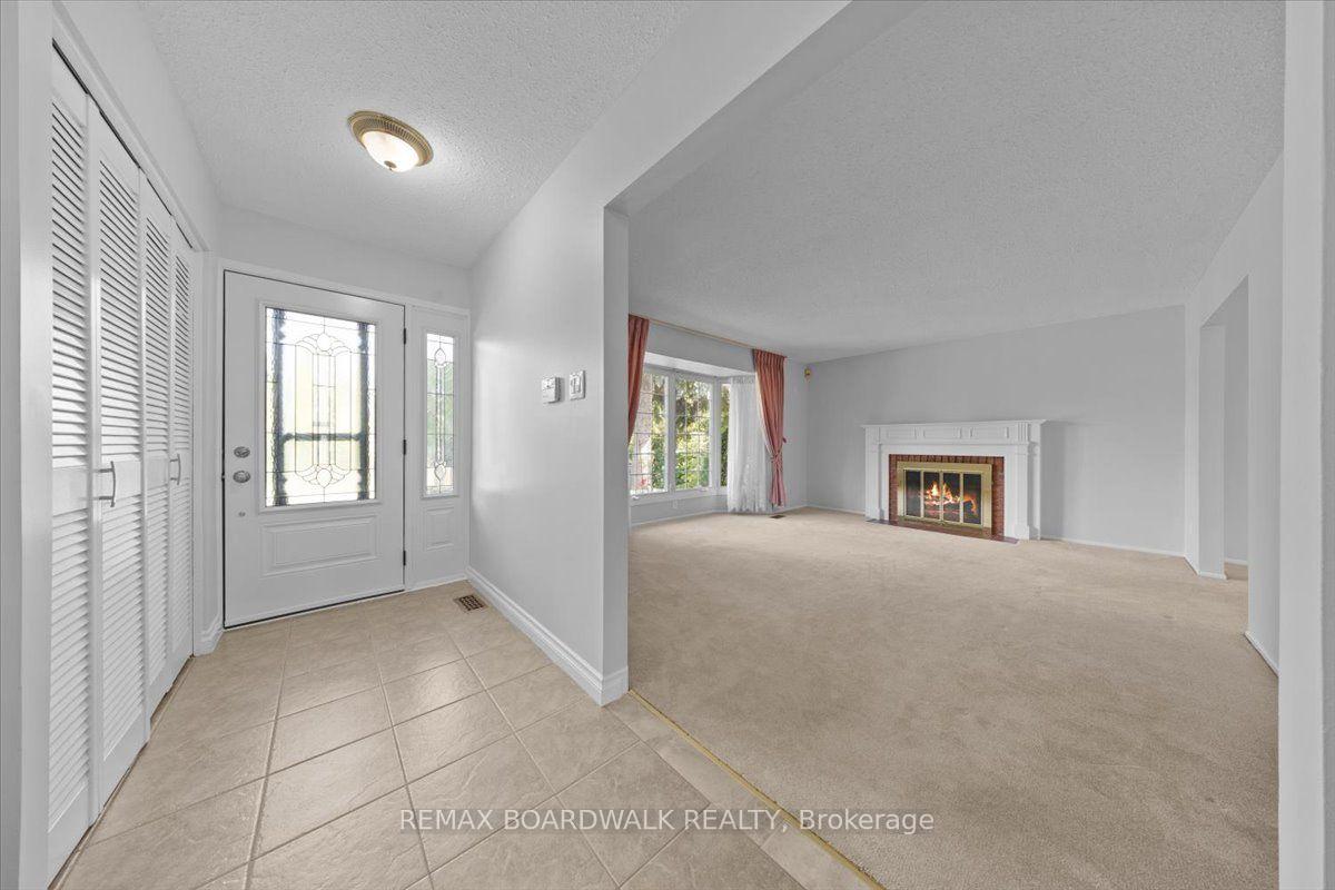 Photo 5 of 965 Cahill Drive W, Ottawa, Hunt Club/Western Community — HOMEH