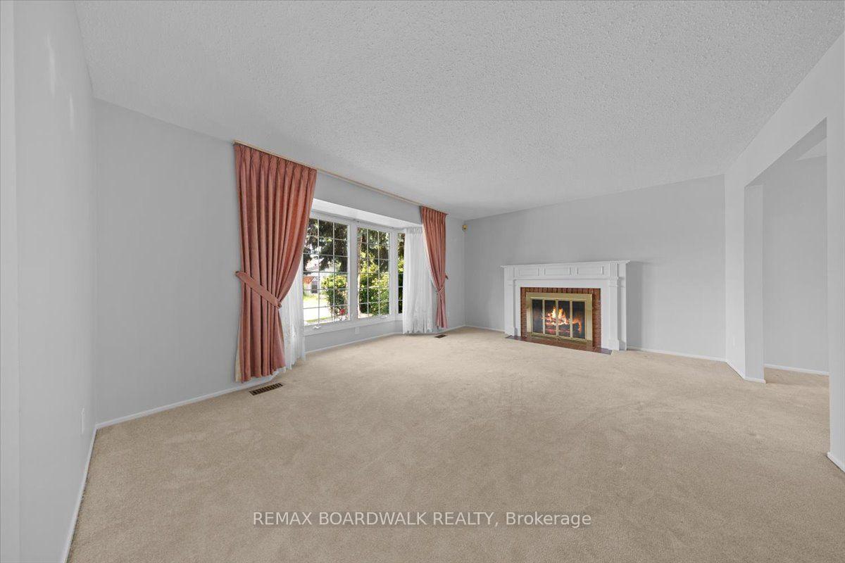 Photo 6 of 965 Cahill Drive W, Ottawa, Hunt Club/Western Community — HOMEH