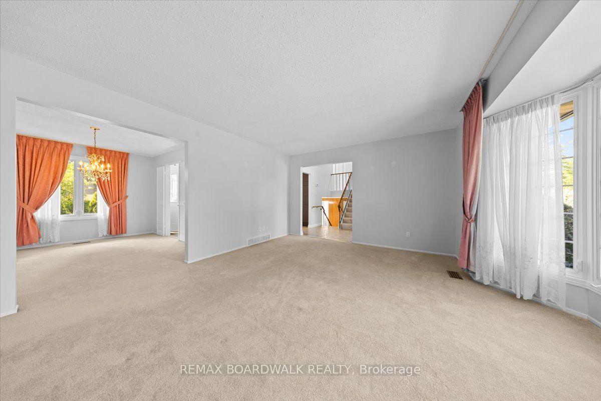 Photo 11 of 965 Cahill Drive W, Ottawa, Hunt Club/Western Community — HOMEH