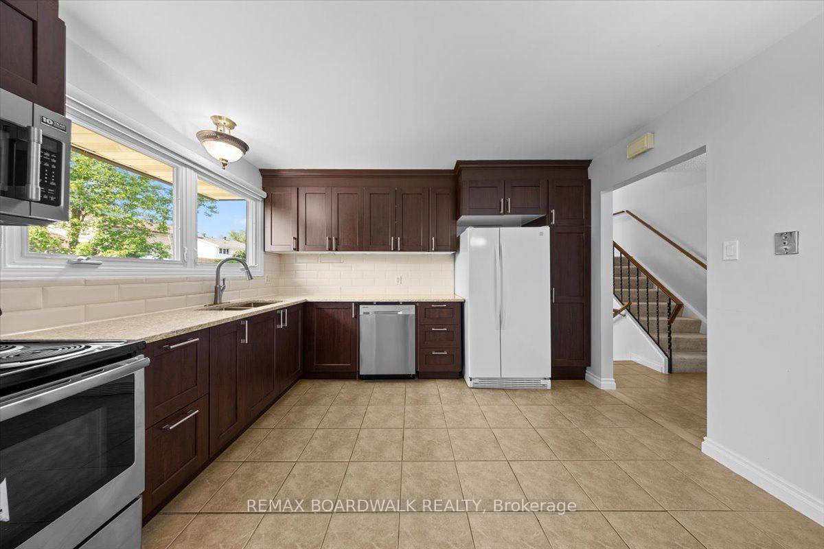 Photo 18 of 965 Cahill Drive W, Ottawa, Hunt Club/Western Community — HOMEH