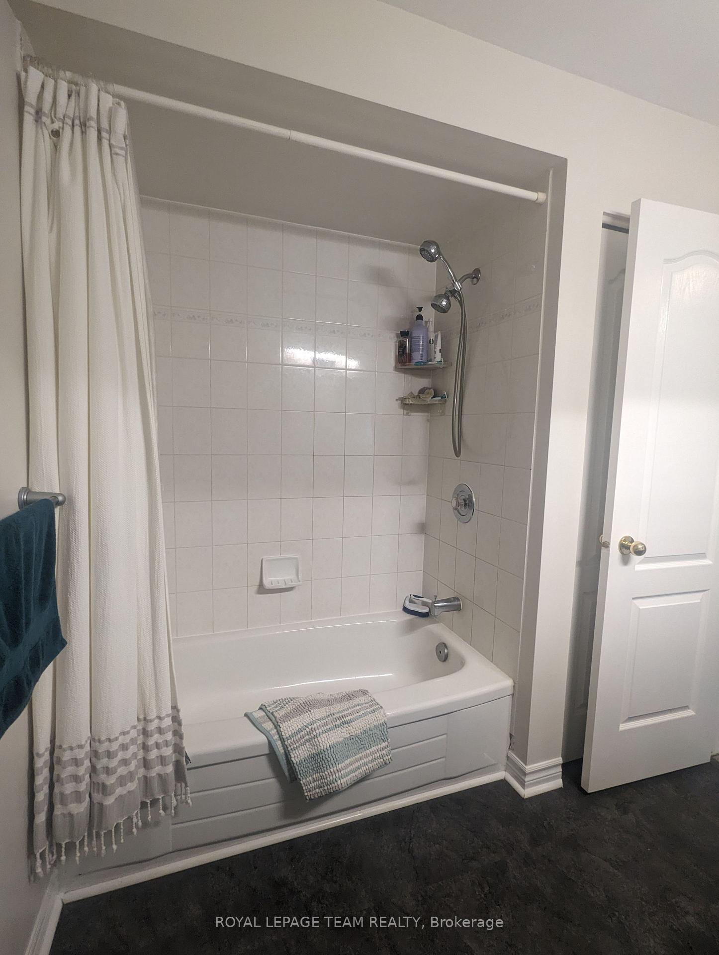 Photo 18 of Unit 17B, 6010 Red Willow Drive, Ottawa, Chapel Hill — HOMEH
