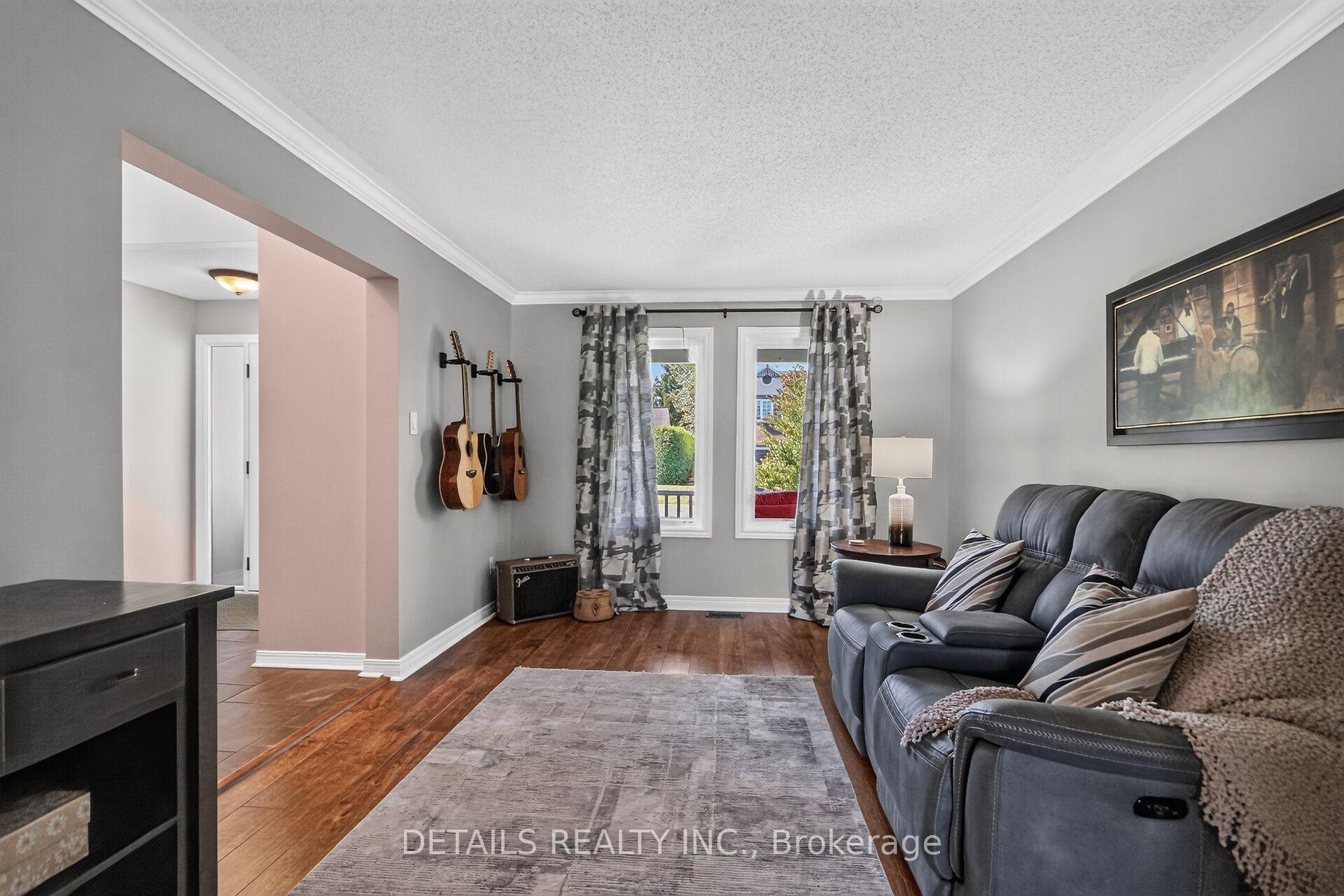 Photo 4 of 10 Forest Creek Drive, Ottawa, Stittsville (Central) — HOMEH