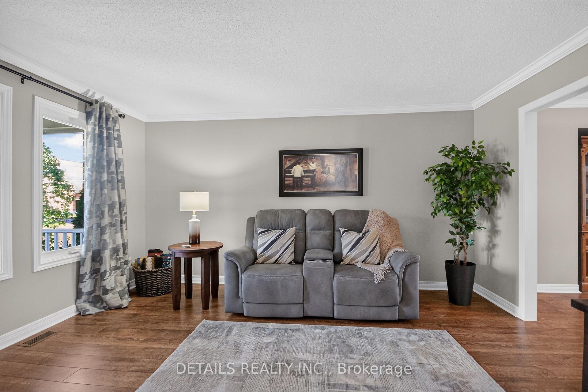 Photo 6 of 10 Forest Creek Drive, Ottawa, Stittsville (Central) — HOMEH