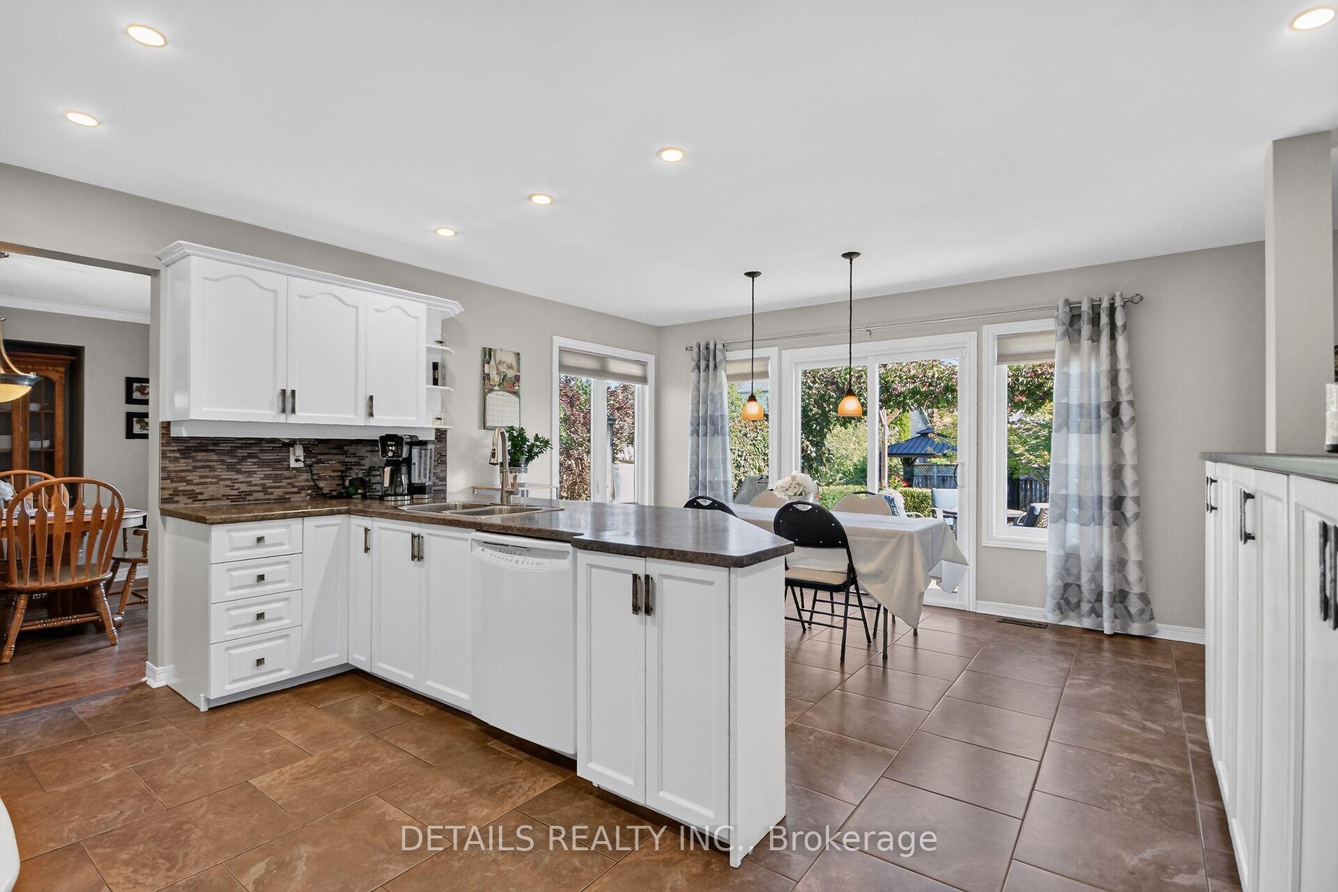 Photo 10 of 10 Forest Creek Drive, Ottawa, Stittsville (Central) — HOMEH