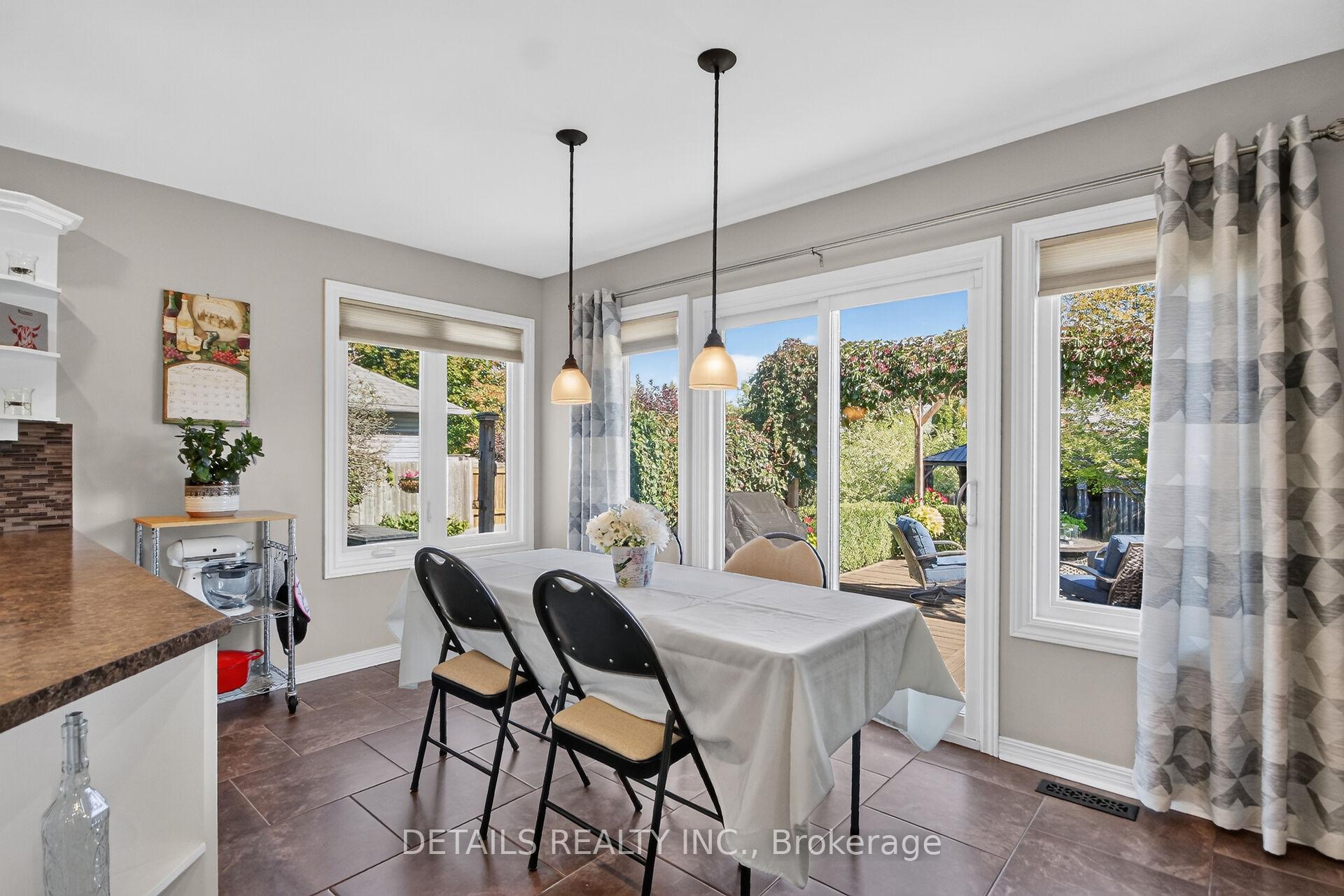 Photo 13 of 10 Forest Creek Drive, Ottawa, Stittsville (Central) — HOMEH