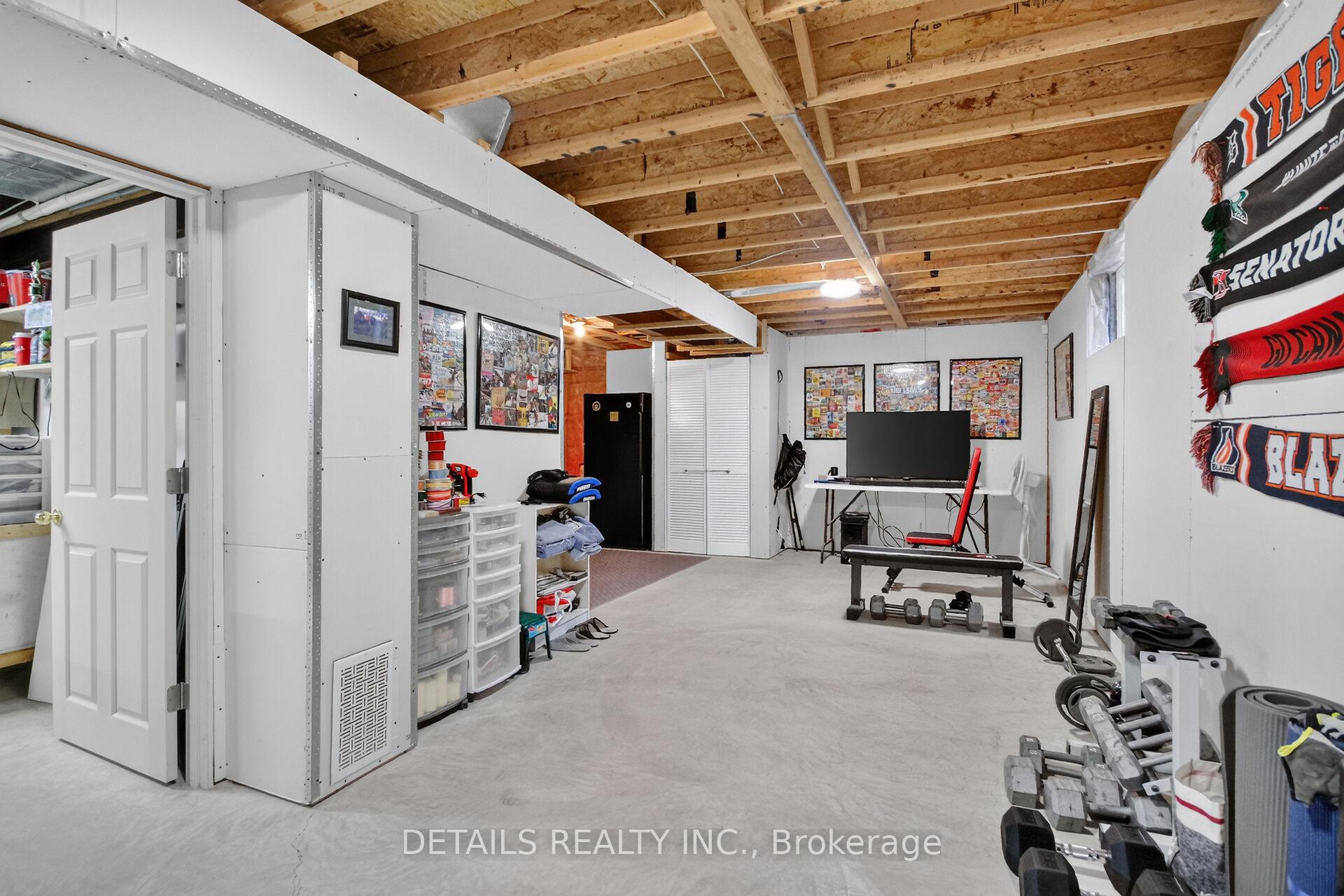 Photo 33 of 10 Forest Creek Drive, Ottawa, Stittsville (Central) — HOMEH
