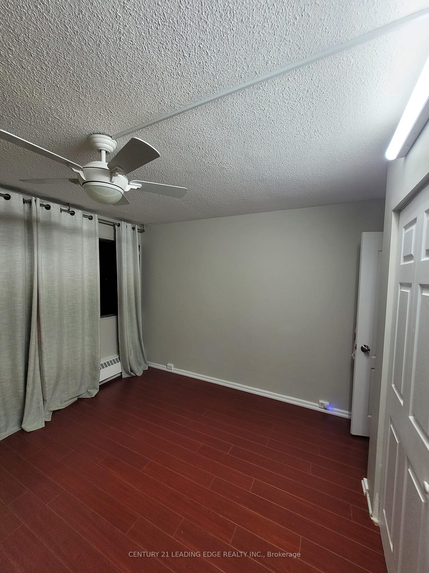 Photo 3 of Unit 2201, 10 Sunny Glenway, Toronto, Flemingdon Park — HOMEH