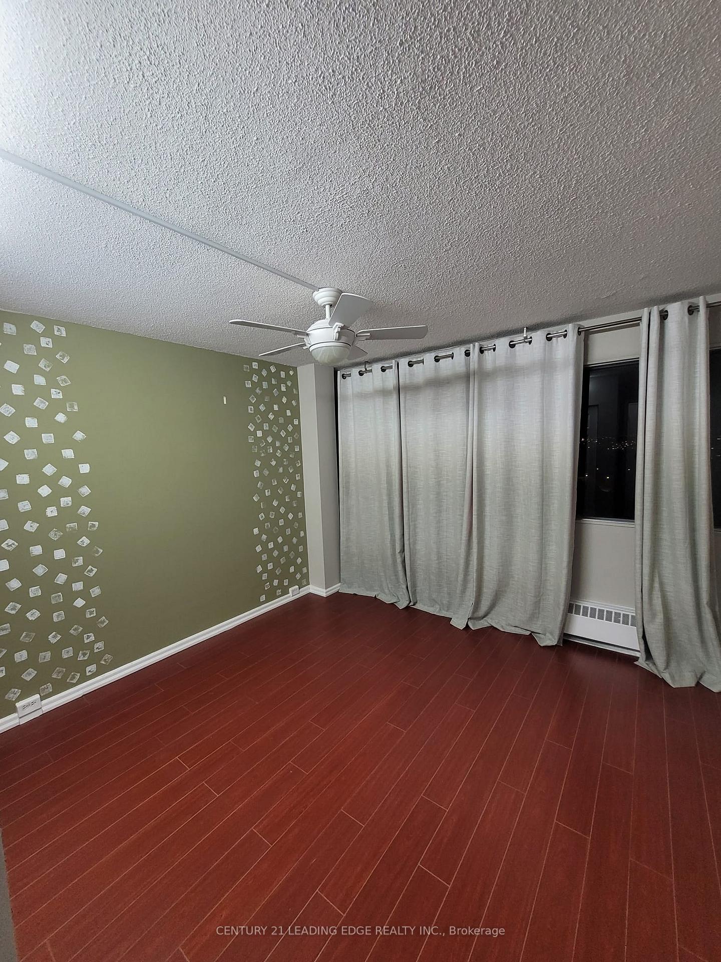 Photo 5 of Unit 2201, 10 Sunny Glenway, Toronto, Flemingdon Park — HOMEH