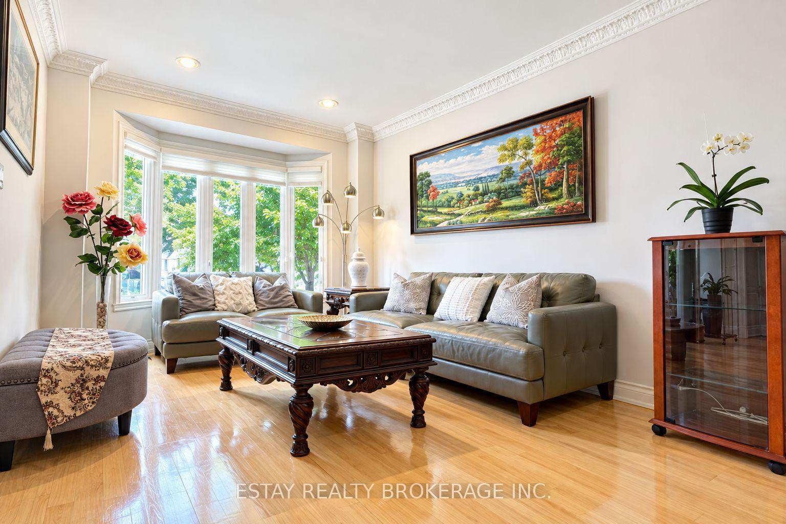 Photo 8 of 47 Pathlane Road, Richmond Hill, Langstaff — HOMEH