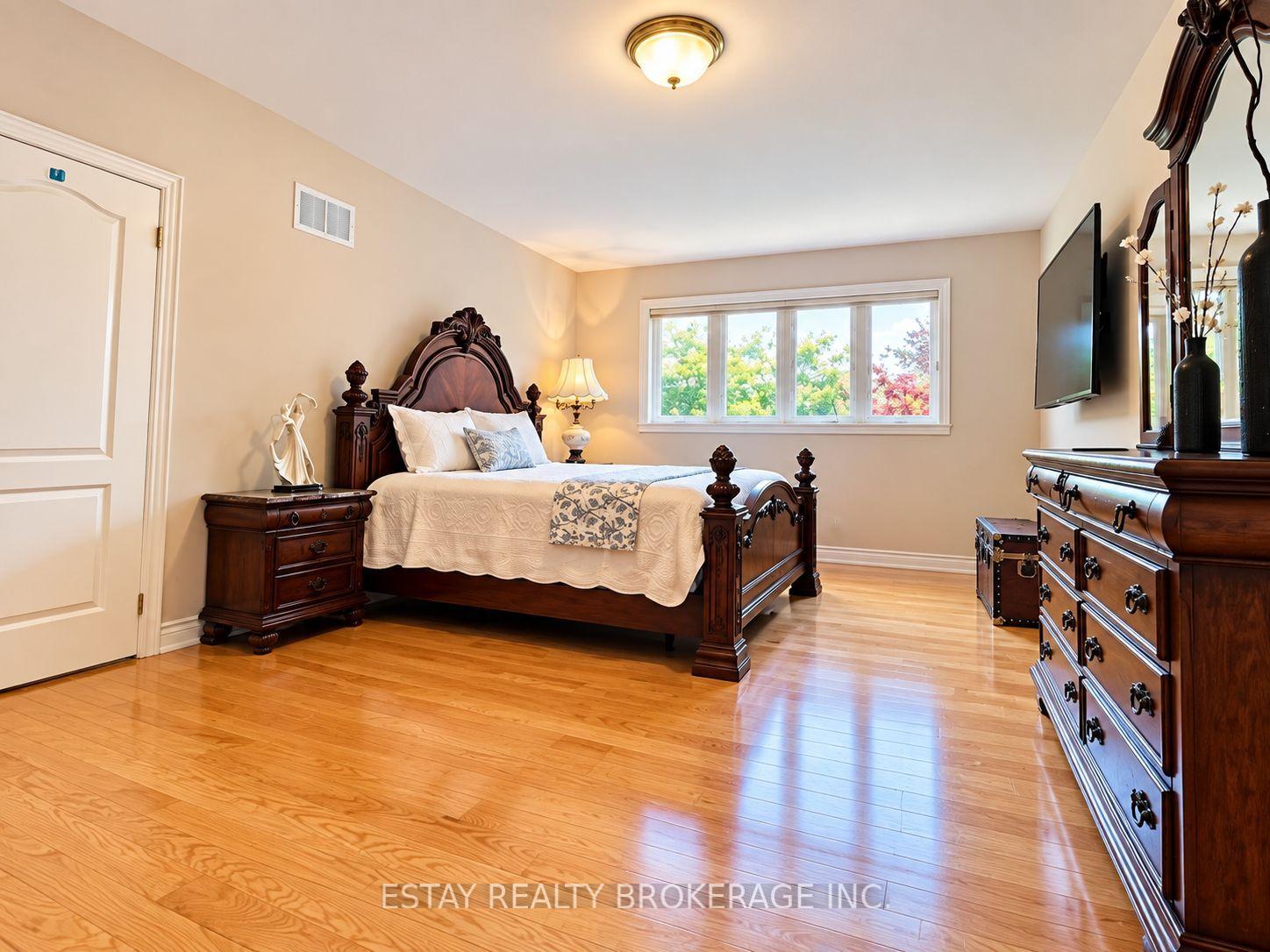 Photo 18 of 47 Pathlane Road, Richmond Hill, Langstaff — HOMEH
