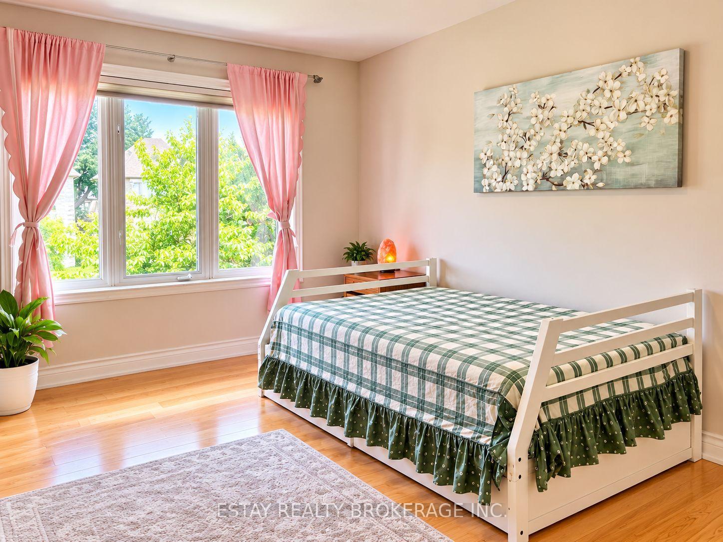 Photo 20 of 47 Pathlane Road, Richmond Hill, Langstaff — HOMEH