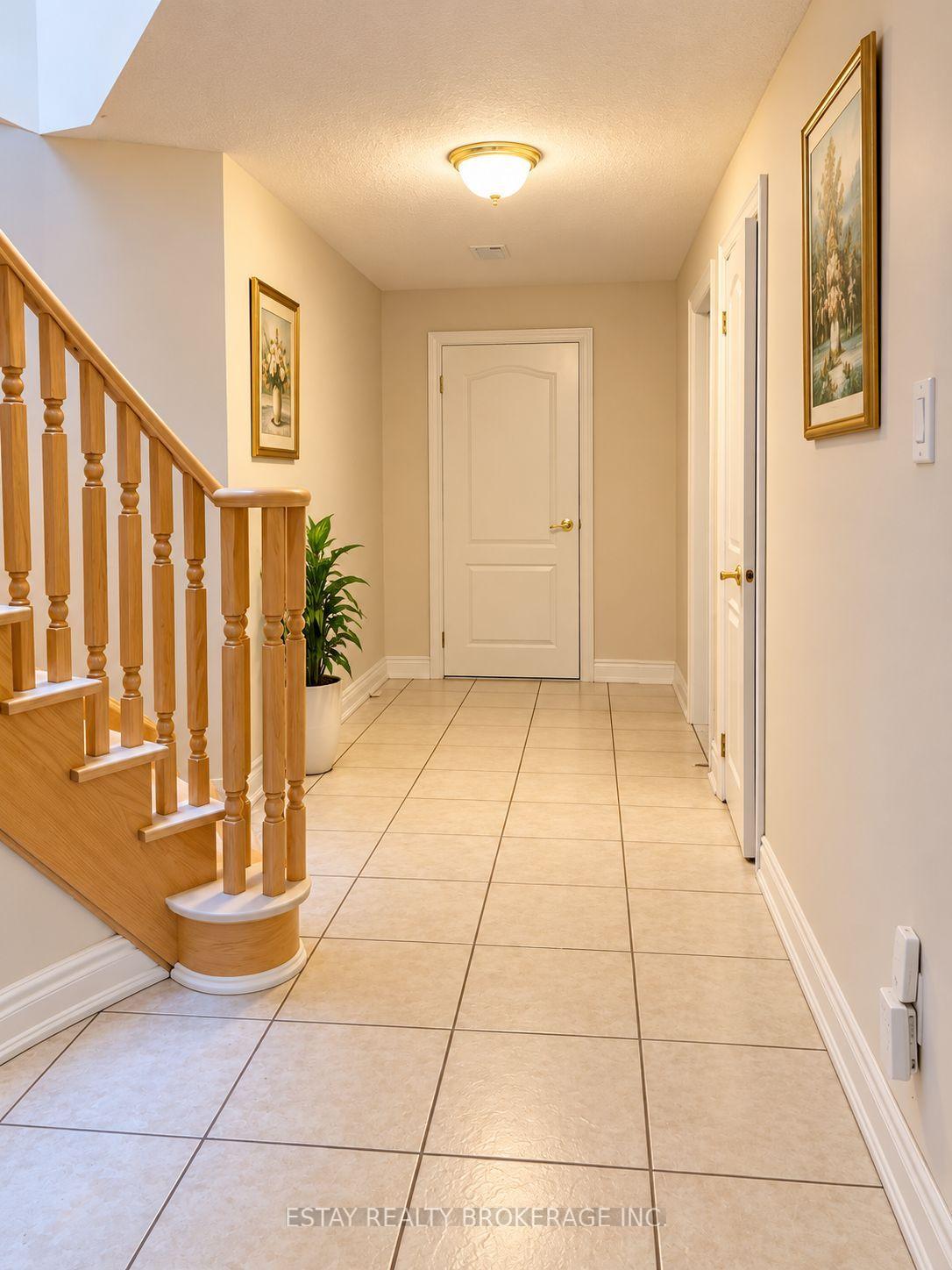 Photo 24 of 47 Pathlane Road, Richmond Hill, Langstaff — HOMEH