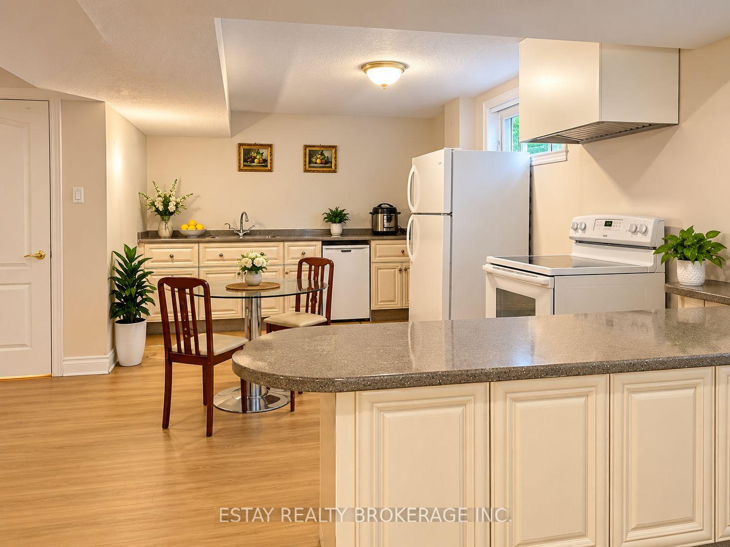 Photo 25 of 47 Pathlane Road, Richmond Hill, Langstaff — HOMEH