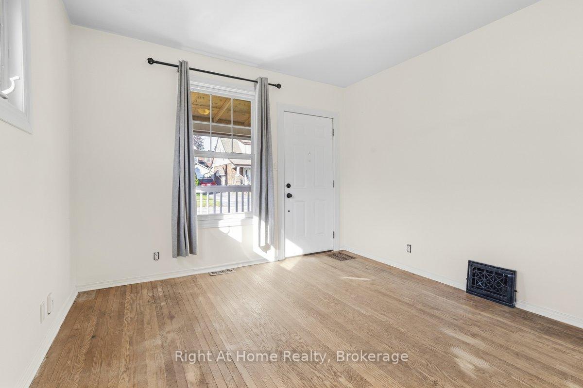 Photo 6 of 349 Kingsdale Avenue, Oshawa, O'Neill — HOMEH
