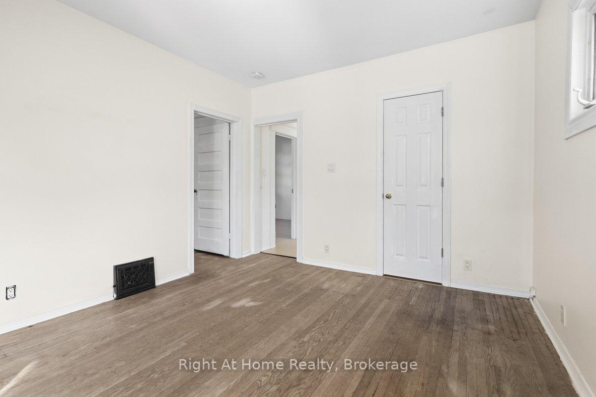 Photo 10 of 349 Kingsdale Avenue, Oshawa, O'Neill — HOMEH