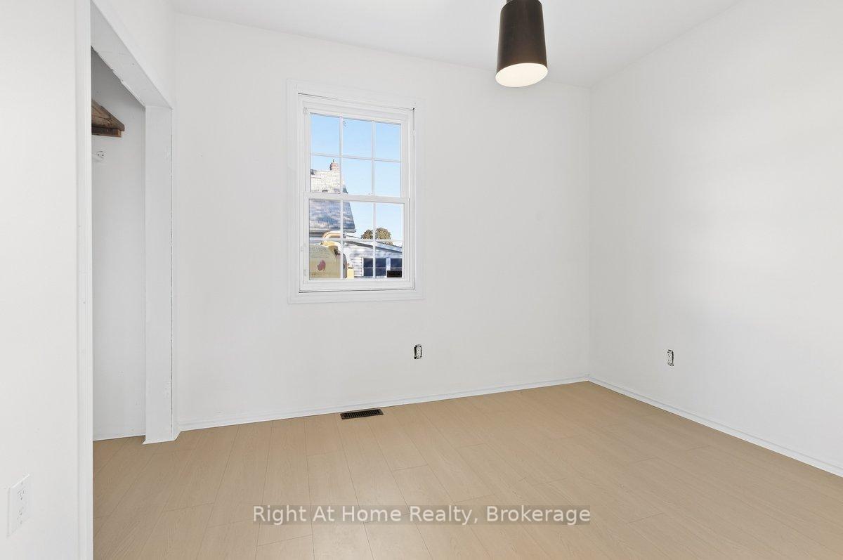 Photo 16 of 349 Kingsdale Avenue, Oshawa, O'Neill — HOMEH