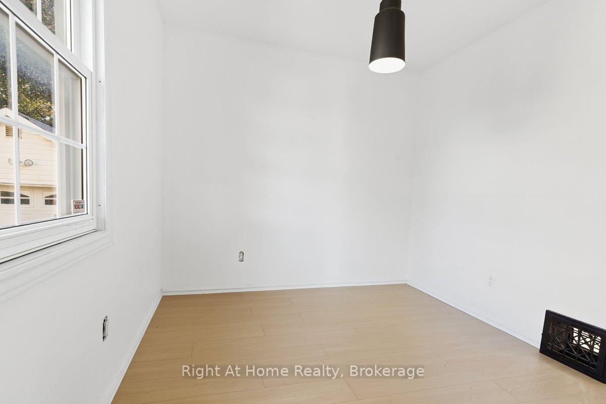 Photo 17 of 349 Kingsdale Avenue, Oshawa, O'Neill — HOMEH