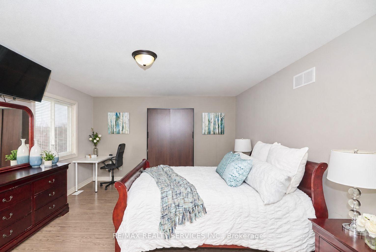 Photo 8 of Unit Upper, 6045 Ernest Crescent, Niagara Falls, Forestview — HOMEH