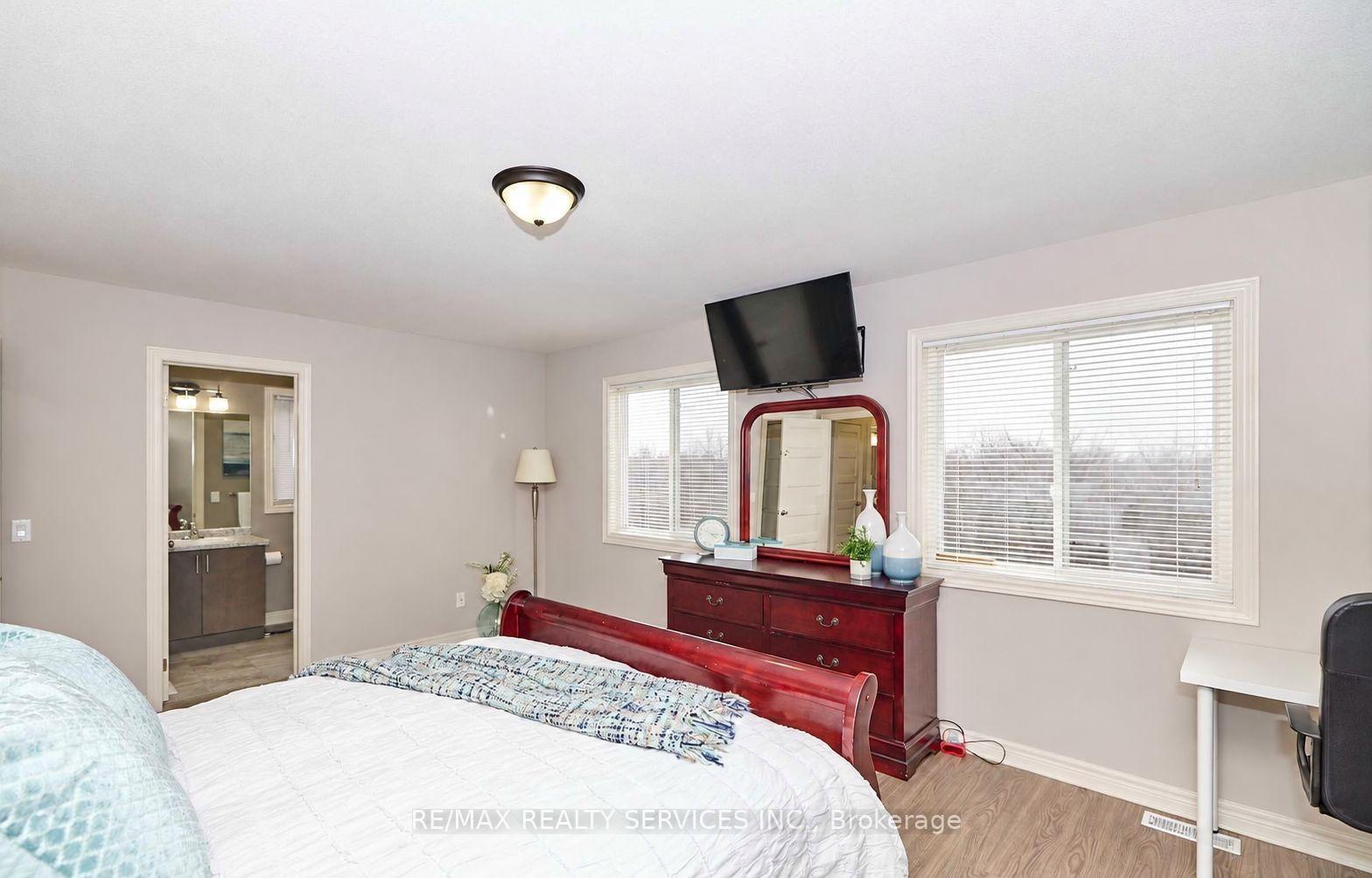 Photo 10 of Unit Upper, 6045 Ernest Crescent, Niagara Falls, Forestview — HOMEH