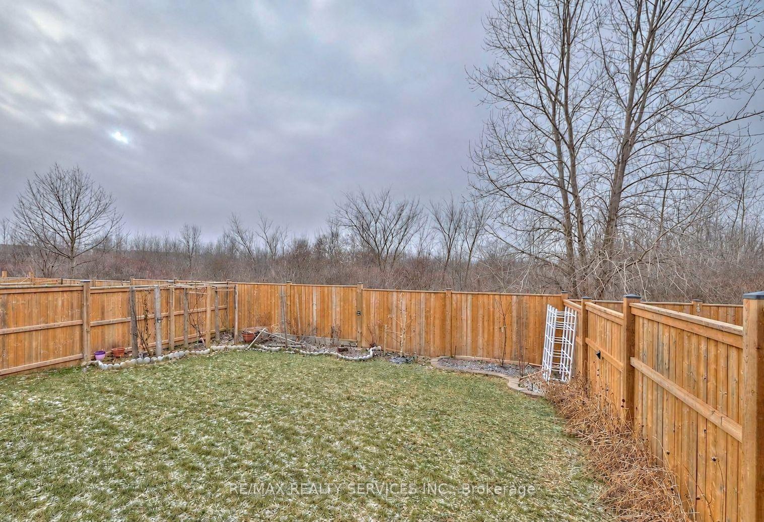 Photo 18 of Unit Upper, 6045 Ernest Crescent, Niagara Falls, Forestview — HOMEH