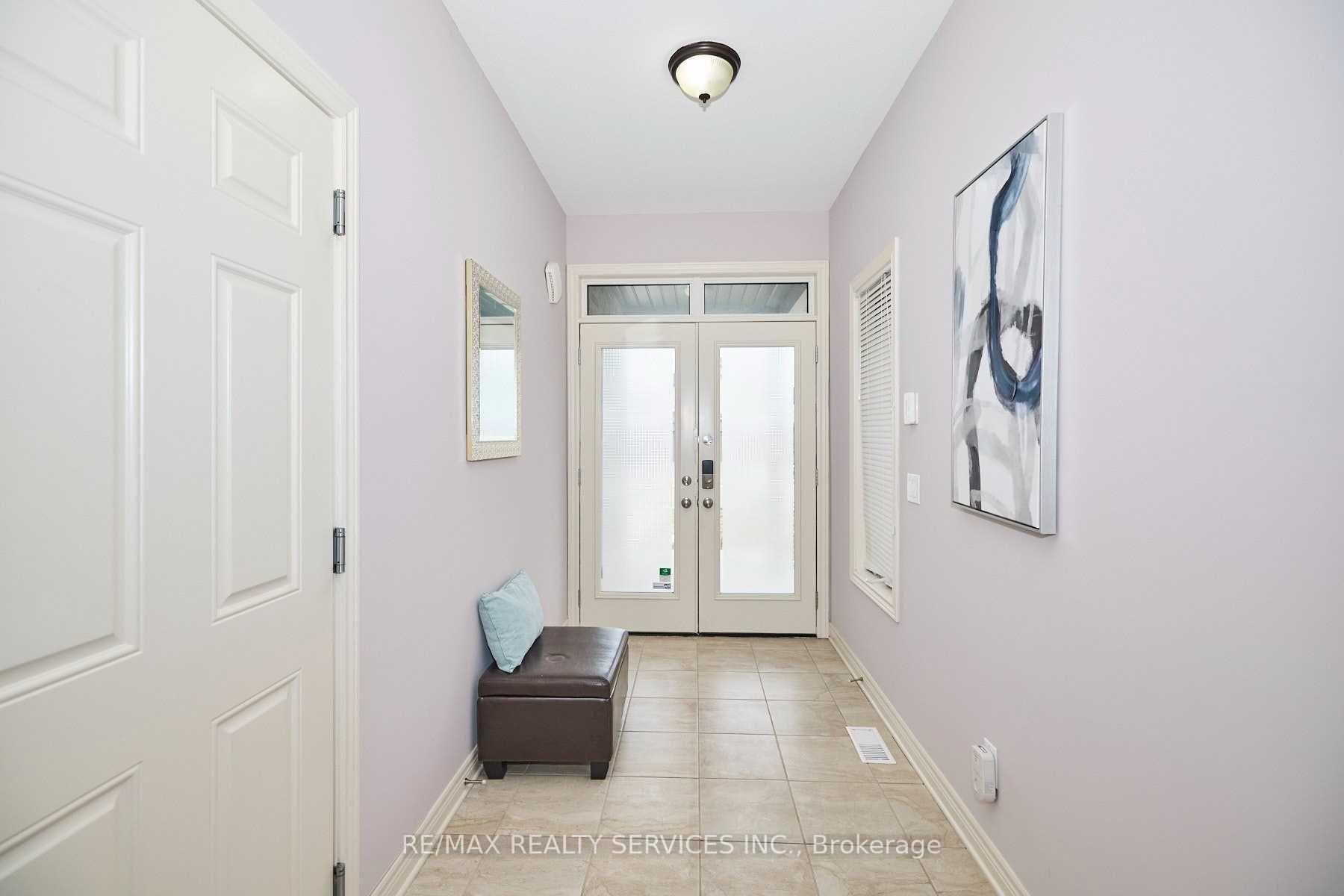 Photo 3 of Unit Upper, 6045 Ernest Crescent, Niagara Falls, Forestview — HOMEH