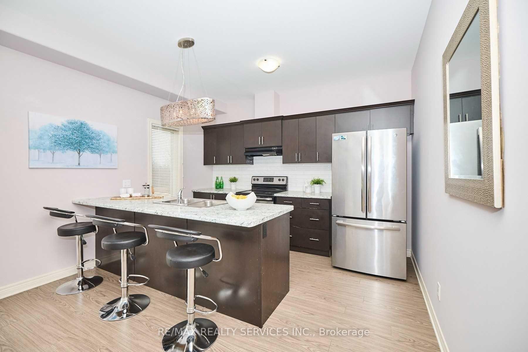 Photo 11 of Unit Upper, 6045 Ernest Crescent, Niagara Falls, Forestview — HOMEH