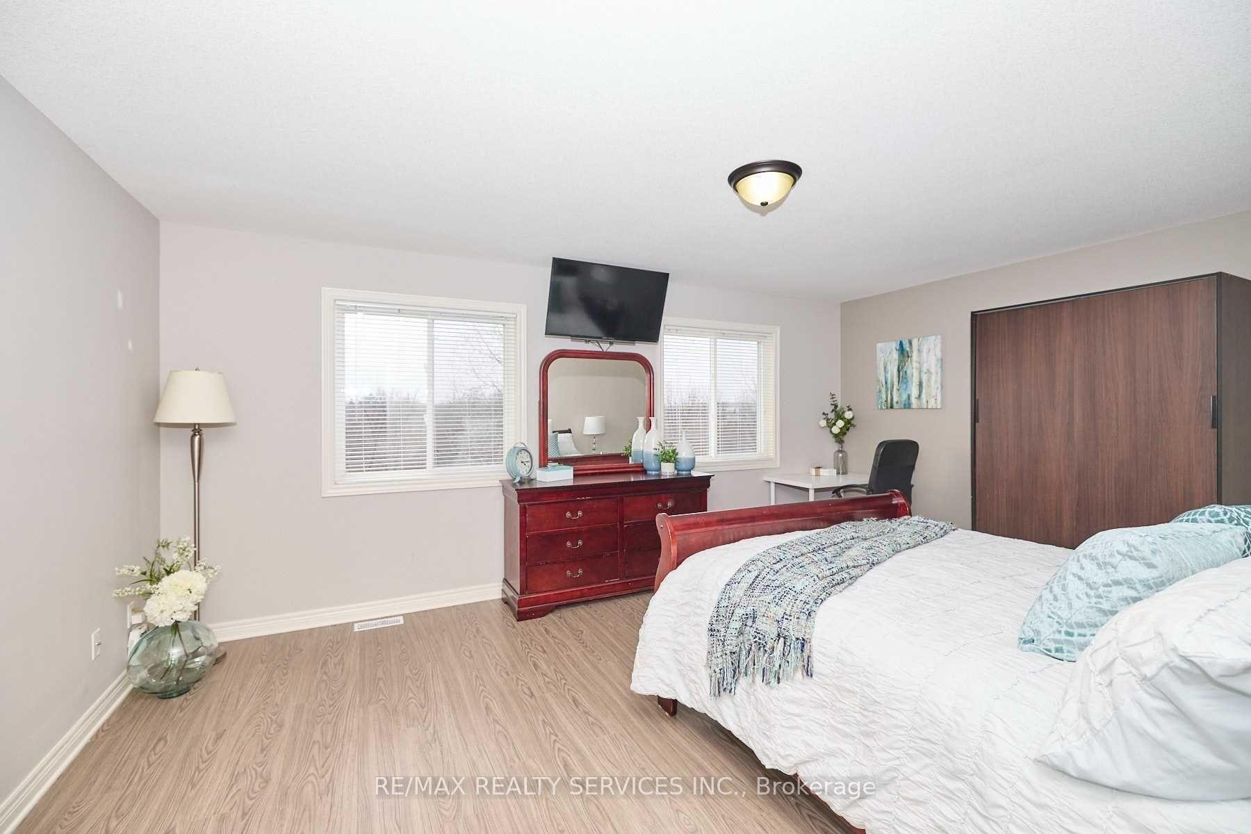 Photo 20 of Unit Upper, 6045 Ernest Crescent, Niagara Falls, Forestview — HOMEH