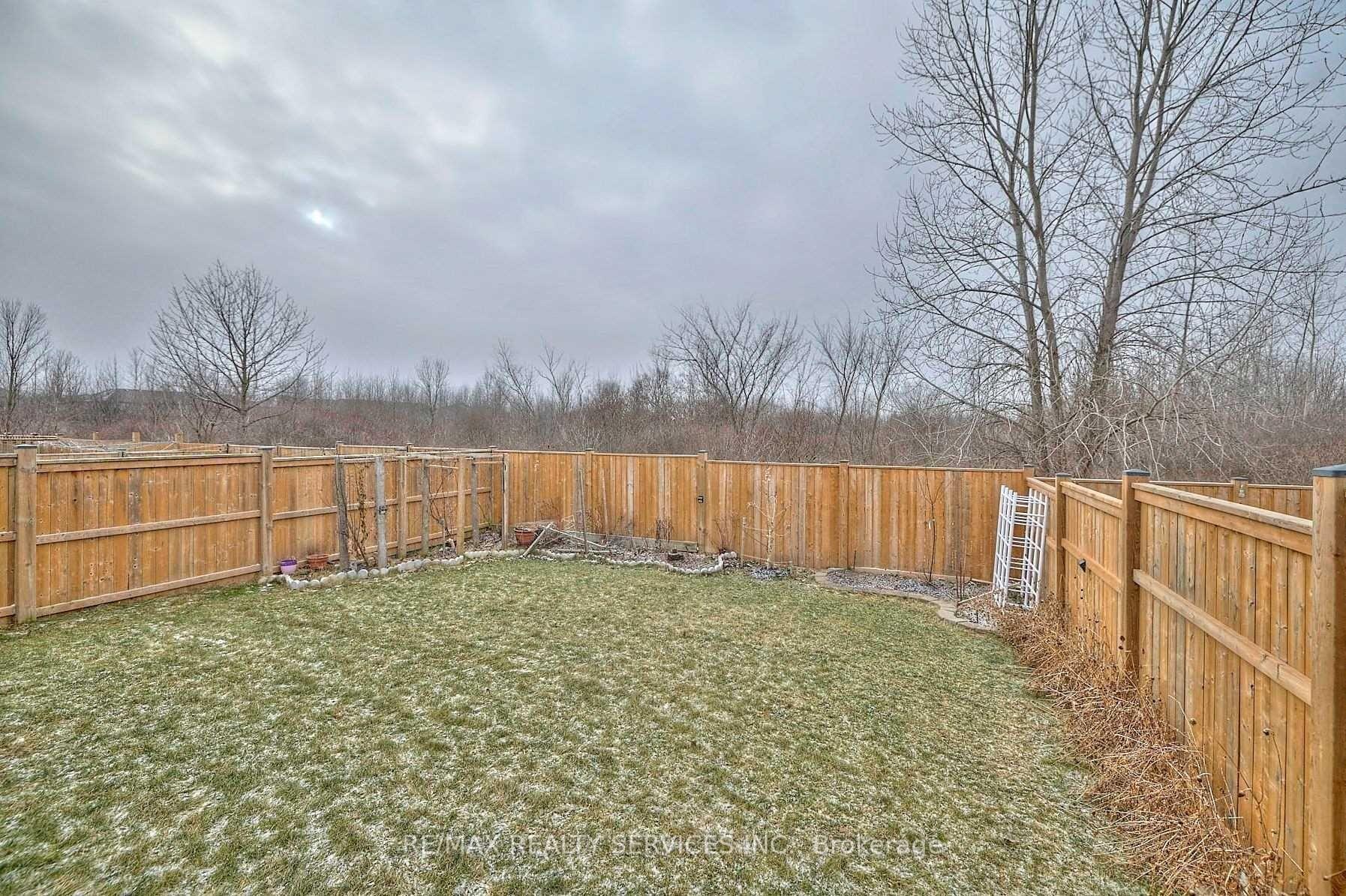 Photo 32 of Unit Upper, 6045 Ernest Crescent, Niagara Falls, Forestview — HOMEH