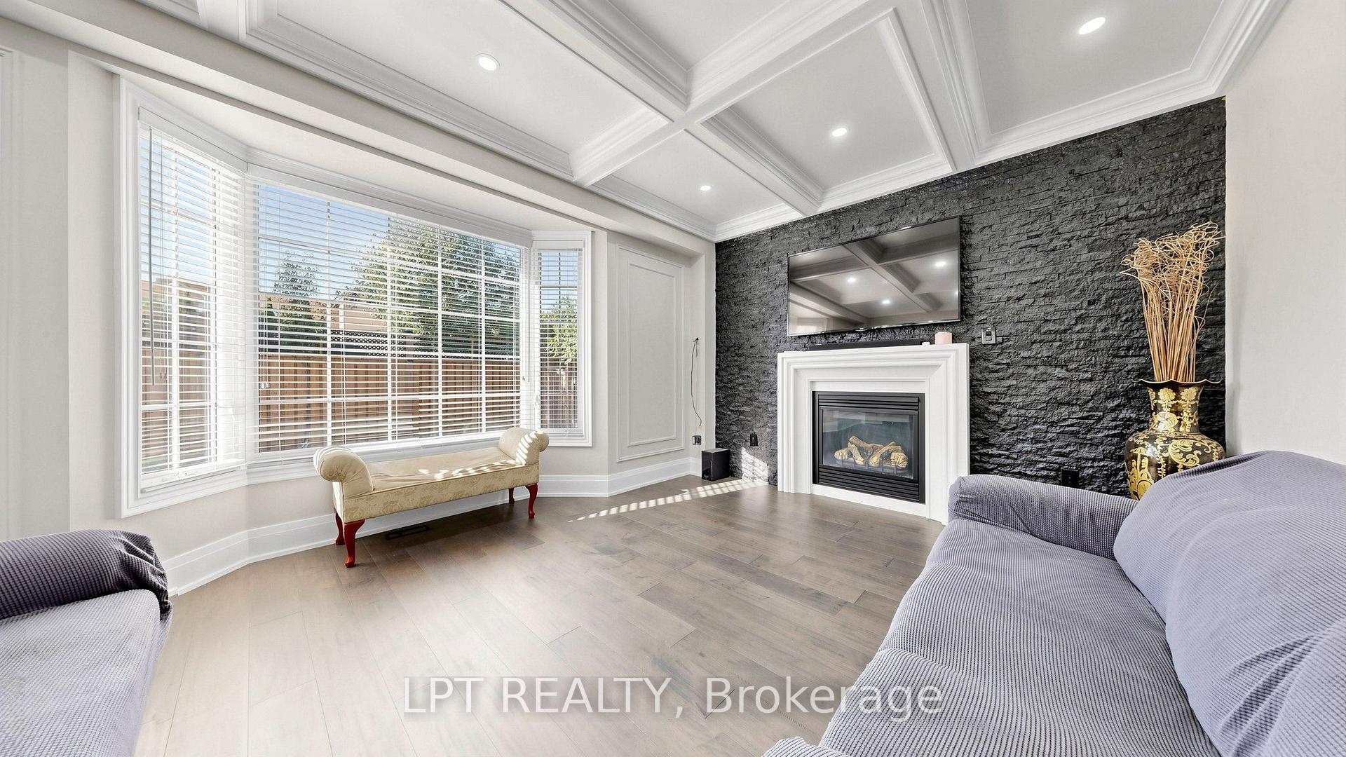 Photo 7 of 4 Plentywood Drive, Brampton, Bram West — HOMEH