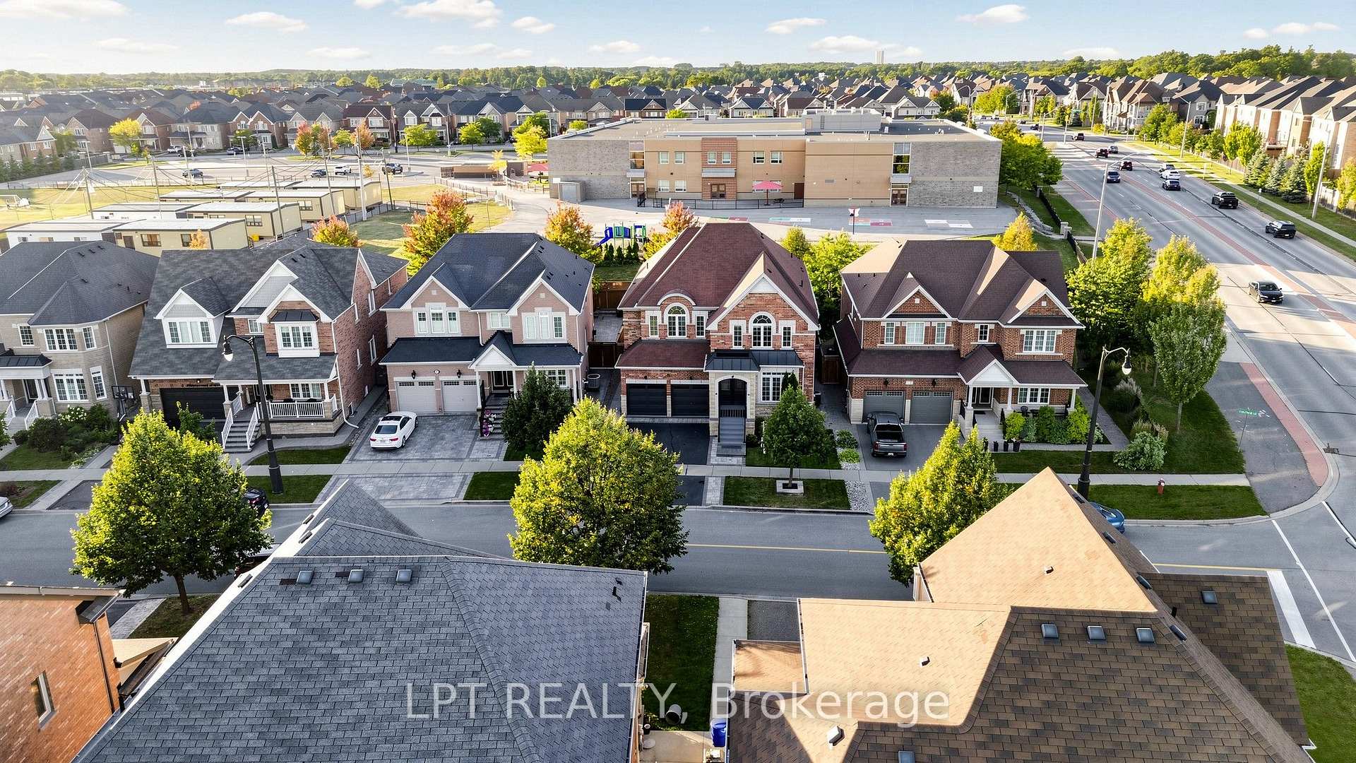Photo 44 of 4 Plentywood Drive, Brampton, Bram West — HOMEH
