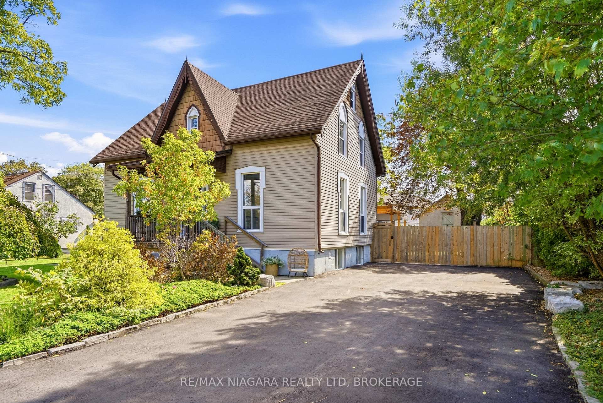 Photo 2 of 88 Neff Street, Port Colborne, Main Street — HOMEH