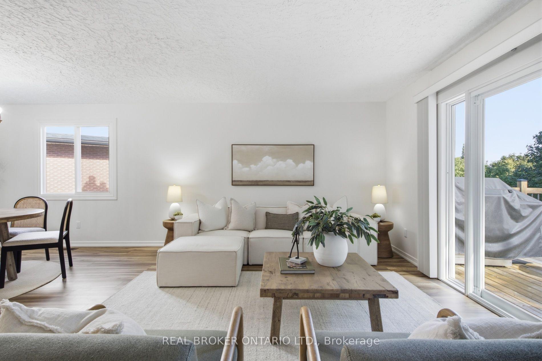 Photo 7 of 22 Ripley Crescent, Waterloo — HOMEH