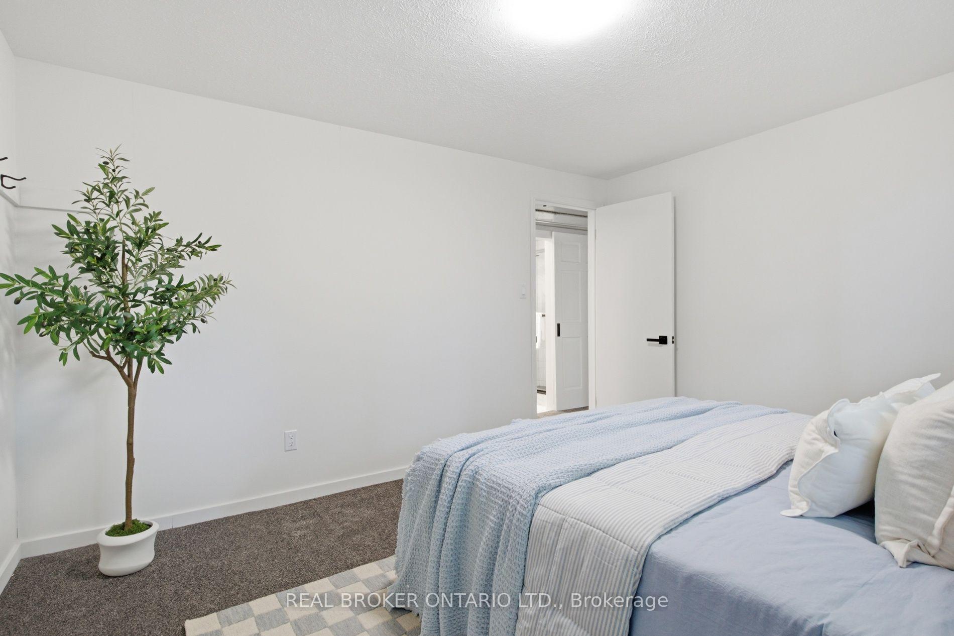 Photo 36 of 22 Ripley Crescent, Waterloo — HOMEH