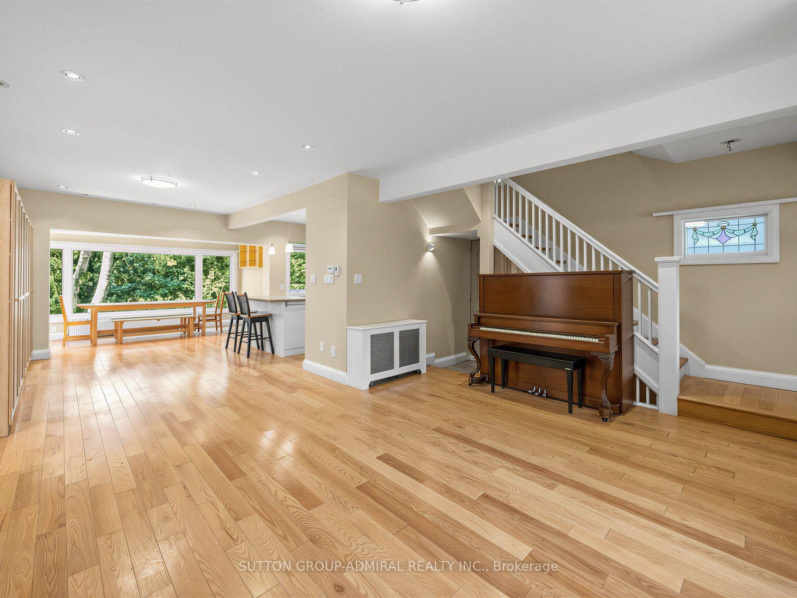 Photo 8 of 246 Ellis--Main Avenue, Toronto, High Park-Swansea — HOMEH