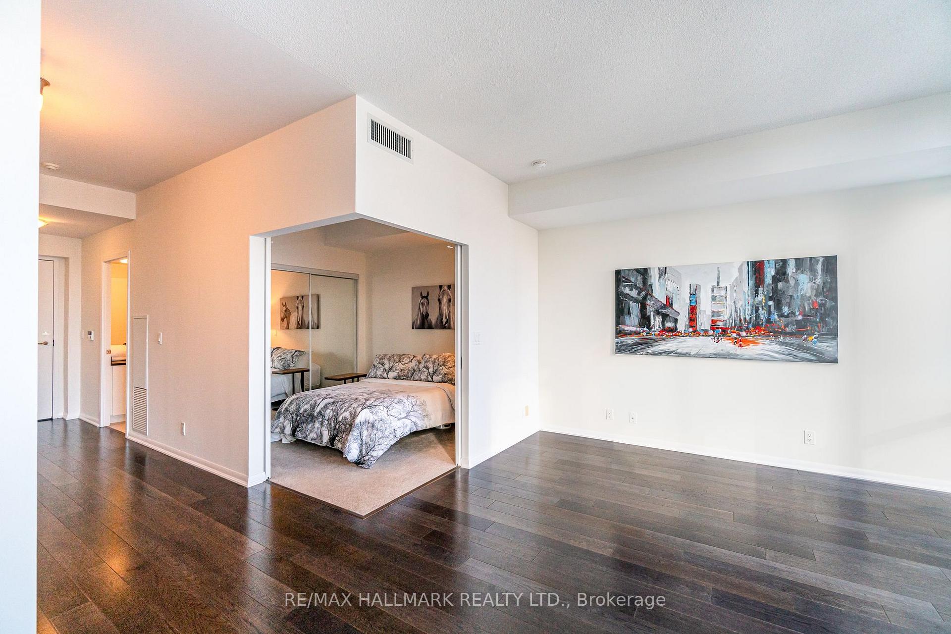 Photo 5 of Unit 2307, 832 Bay Street, Toronto, Bay Street Corridor — HOMEH