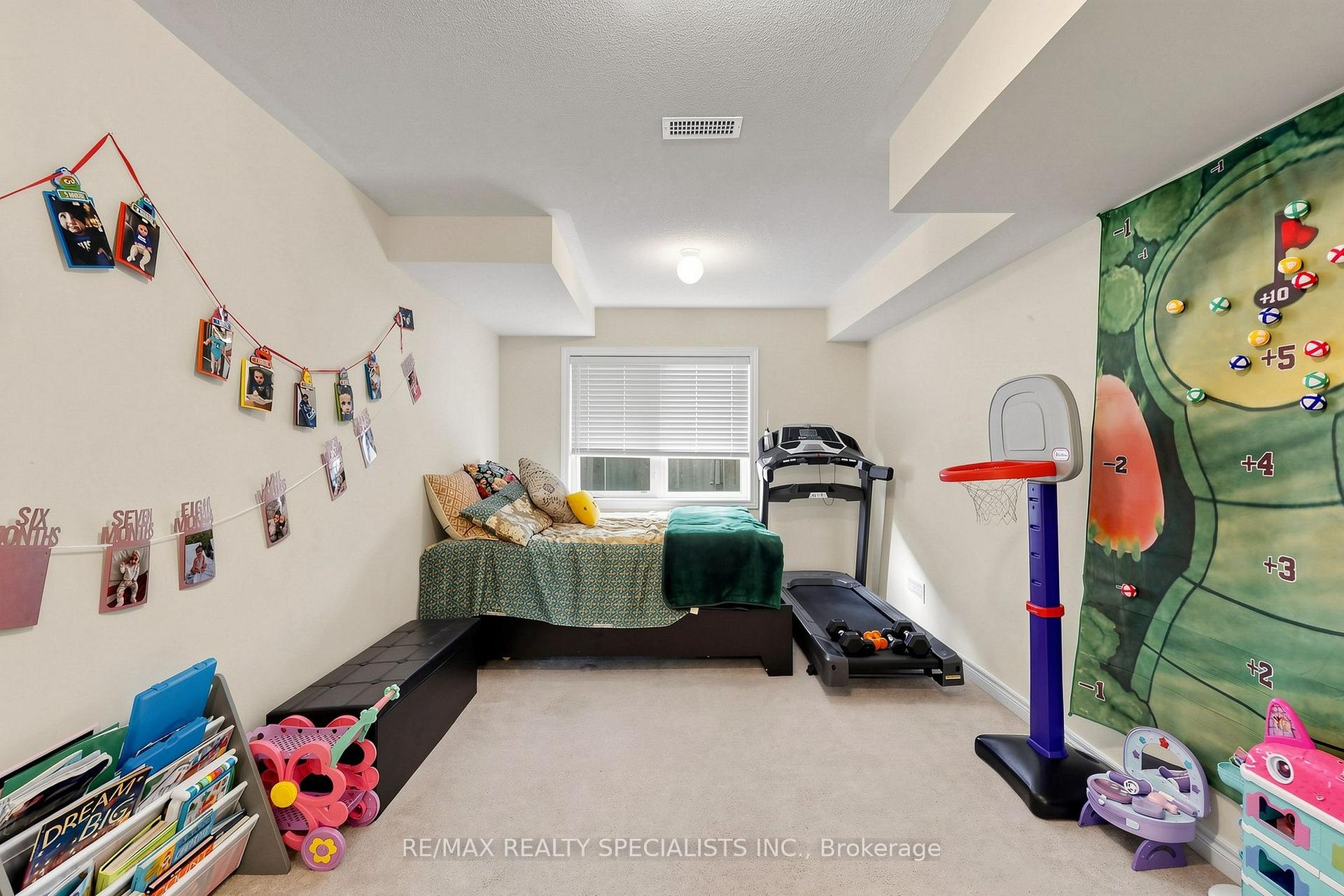 Photo 10 of 29 Rockbrook Trail, Brampton, Northwest Brampton — HOMEH