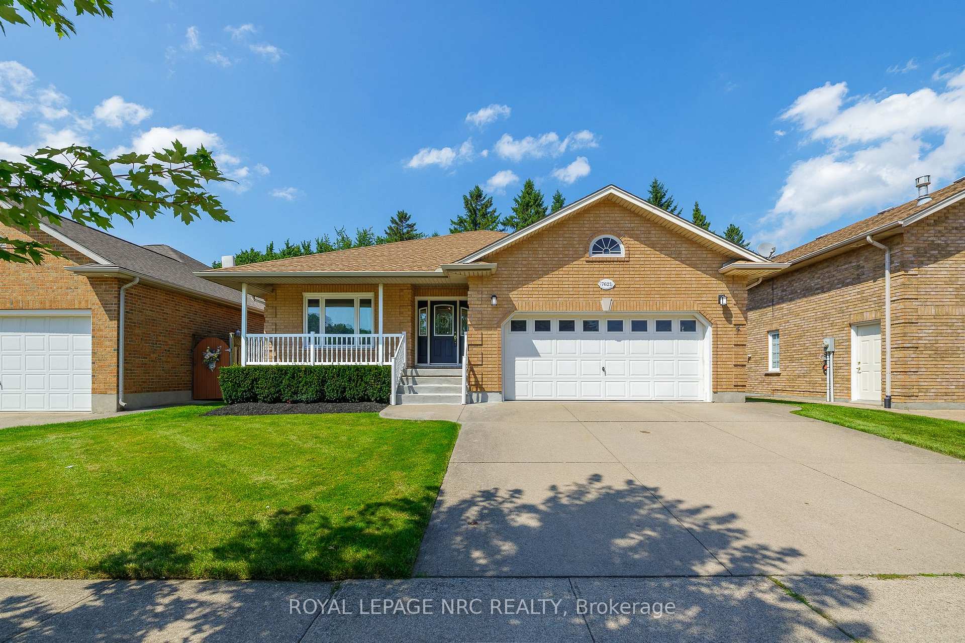 Photo 3 of 7621 Cameron Court, Niagara Falls, Mt. Carmel — HOMEH