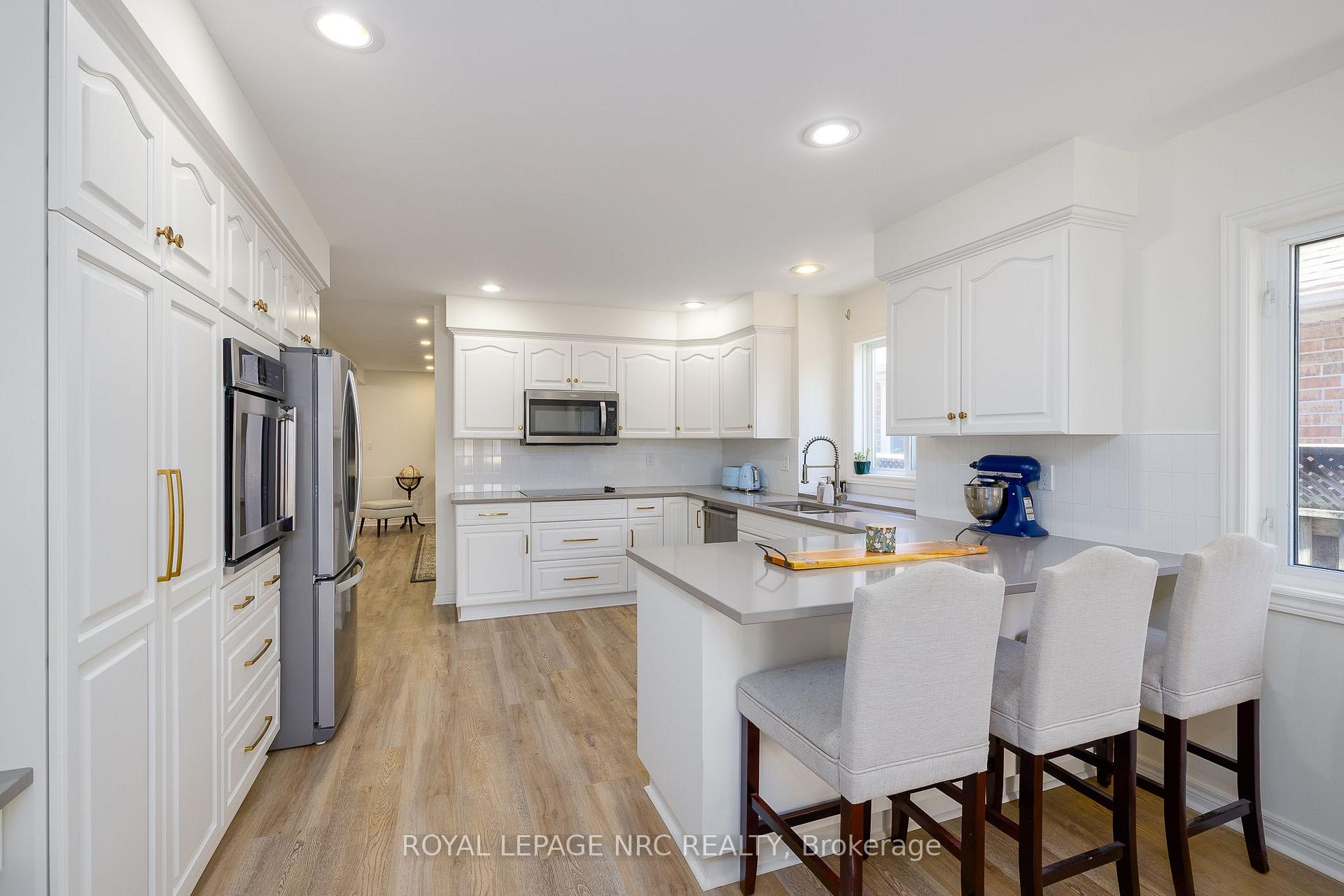 Photo 13 of 7621 Cameron Court, Niagara Falls, Mt. Carmel — HOMEH