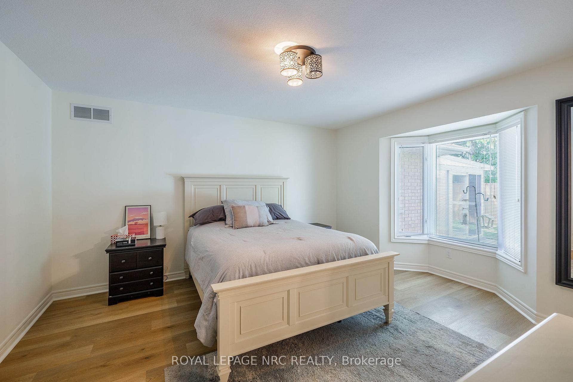 Photo 18 of 7621 Cameron Court, Niagara Falls, Mt. Carmel — HOMEH